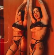 Mc Mirella video de lingerie sexy