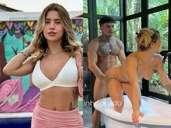 Larissa Sumpani OnlyFans dando a buceta na banheira